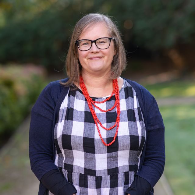Photo of Associate Professor Claire Knowles
